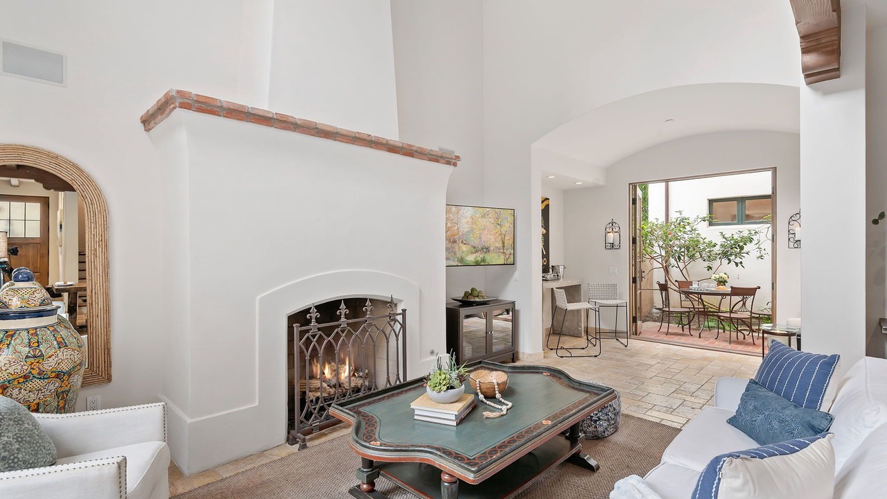 Photo of Livingroom in Lower State