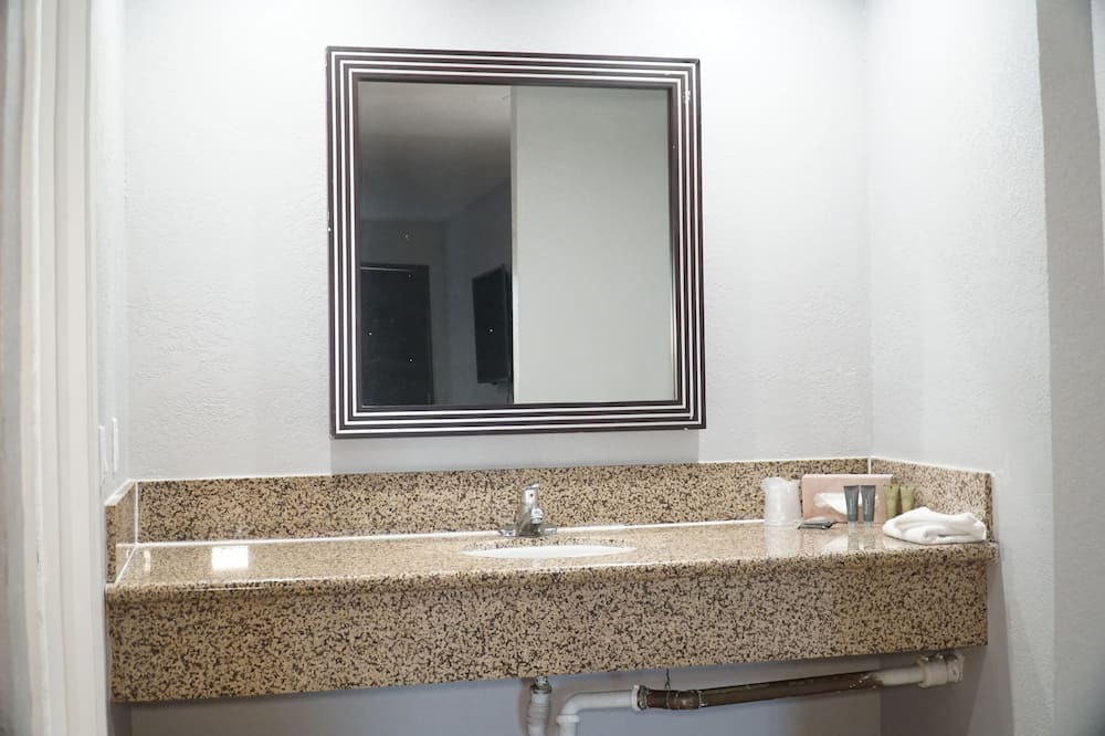 Photo of Bathroom in Baldwin Park