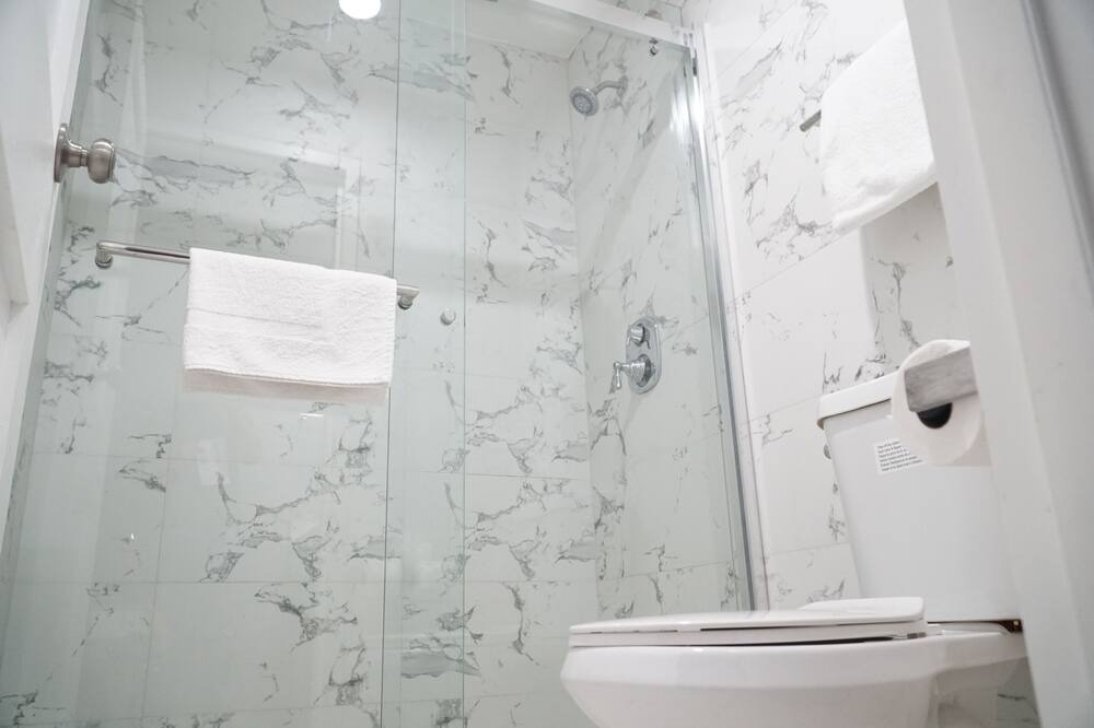 Photo of Bathroom in Baldwin Park