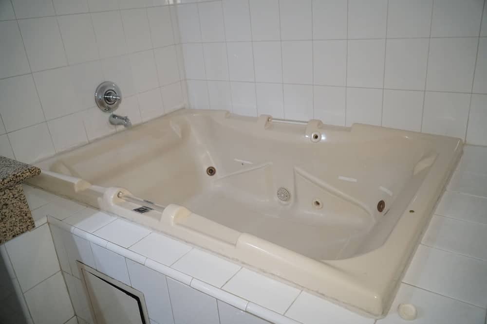 Photo of Bathroom in Baldwin Park