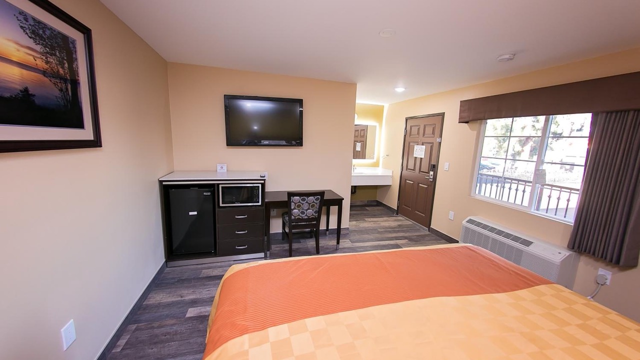 Photo of Bedroom in Westmont