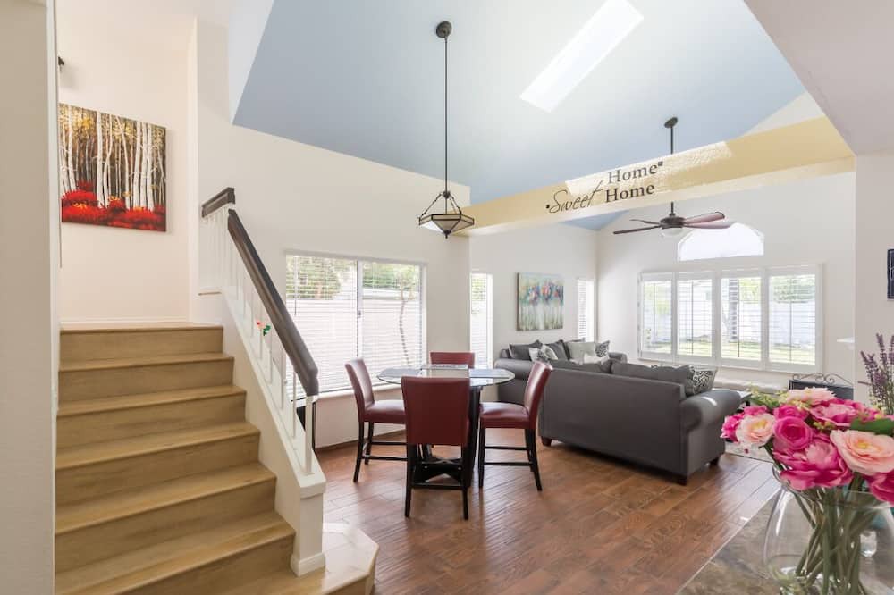 Photo of Livingroom in Loma Linda