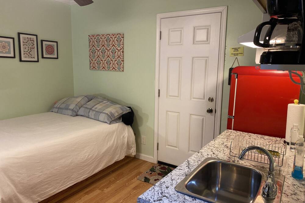 Photo of Bedroom in Altadena