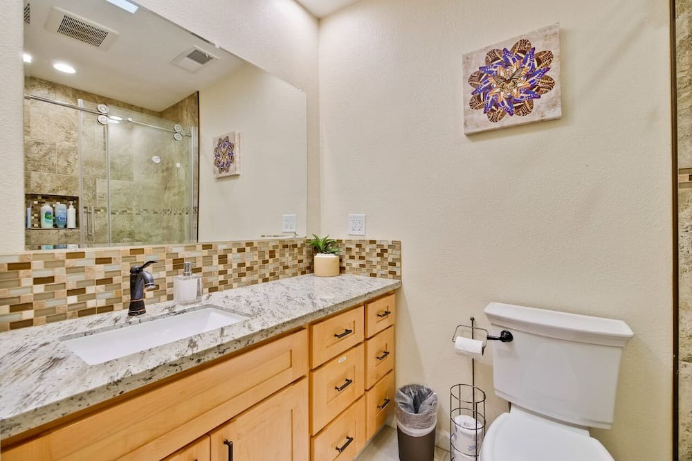 Photo of Bathroom in Berryessa