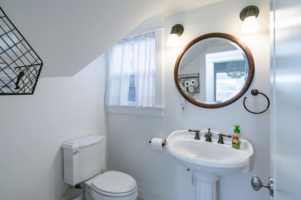 Photo of Bathroom in Shell Beach