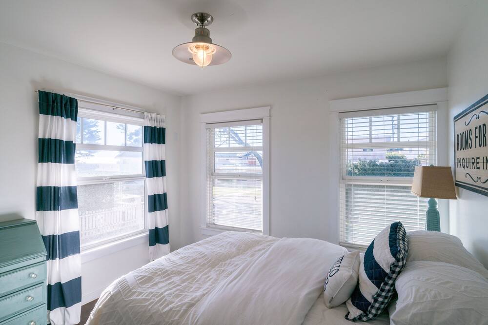 Photo of Bedroom in Shell Beach