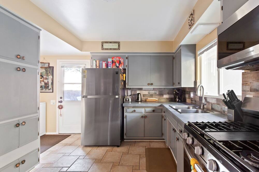 Photo of Kitchen in Altadena