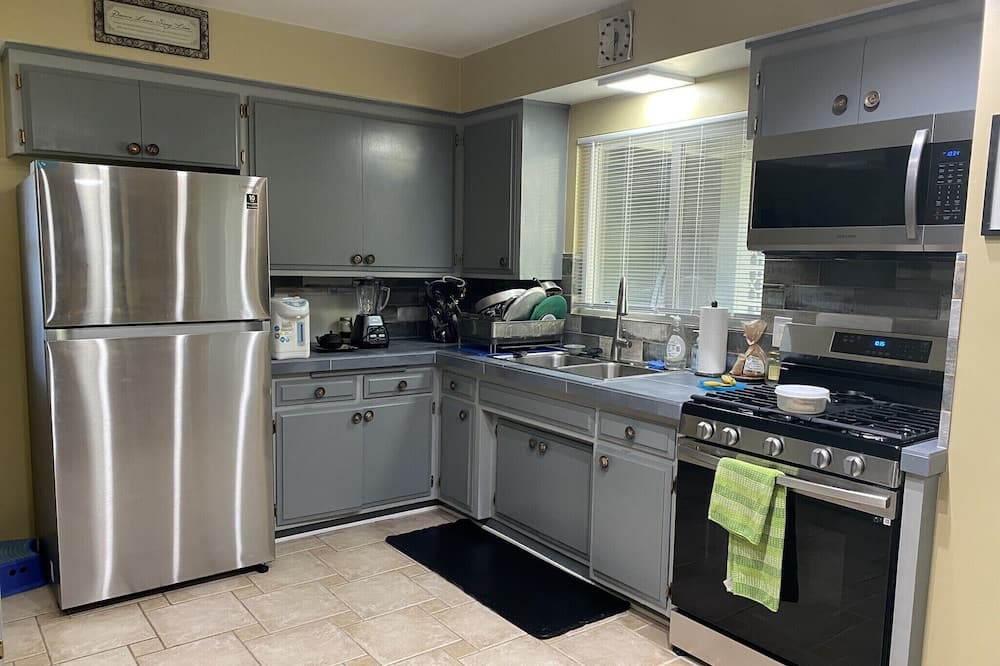 Photo of Kitchen in Altadena