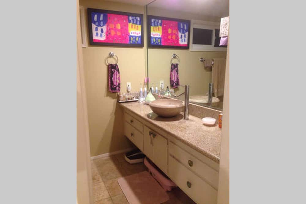 Photo of Bedroom in Altadena