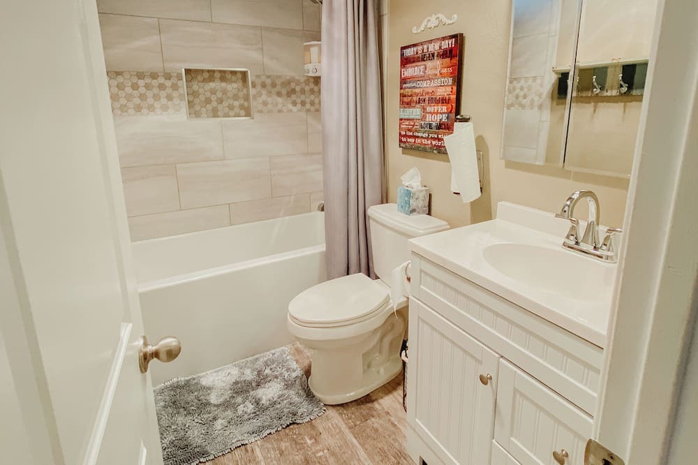 Photo of Bathroom in Calimesa