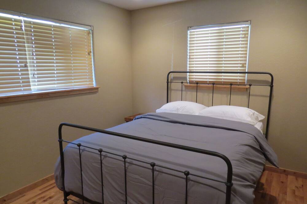 Photo of Bedroom in Trinity Center