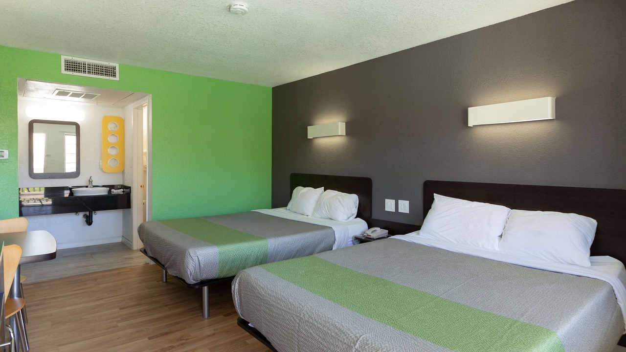 Photo of Bedroom in Barstow