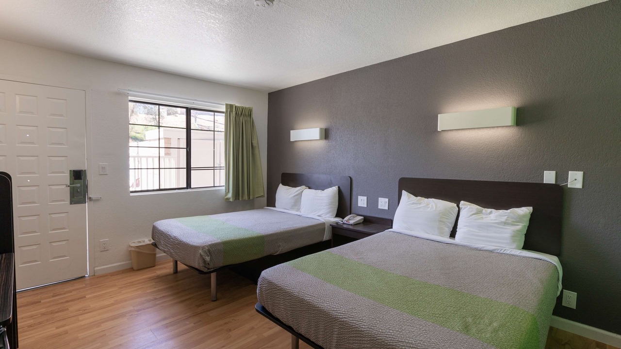 Photo of Bedroom in Barstow
