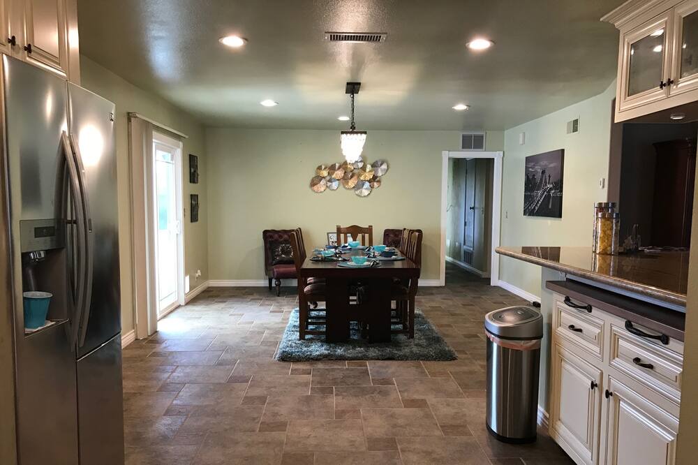 Photo of Livingroom in Fountain Valley