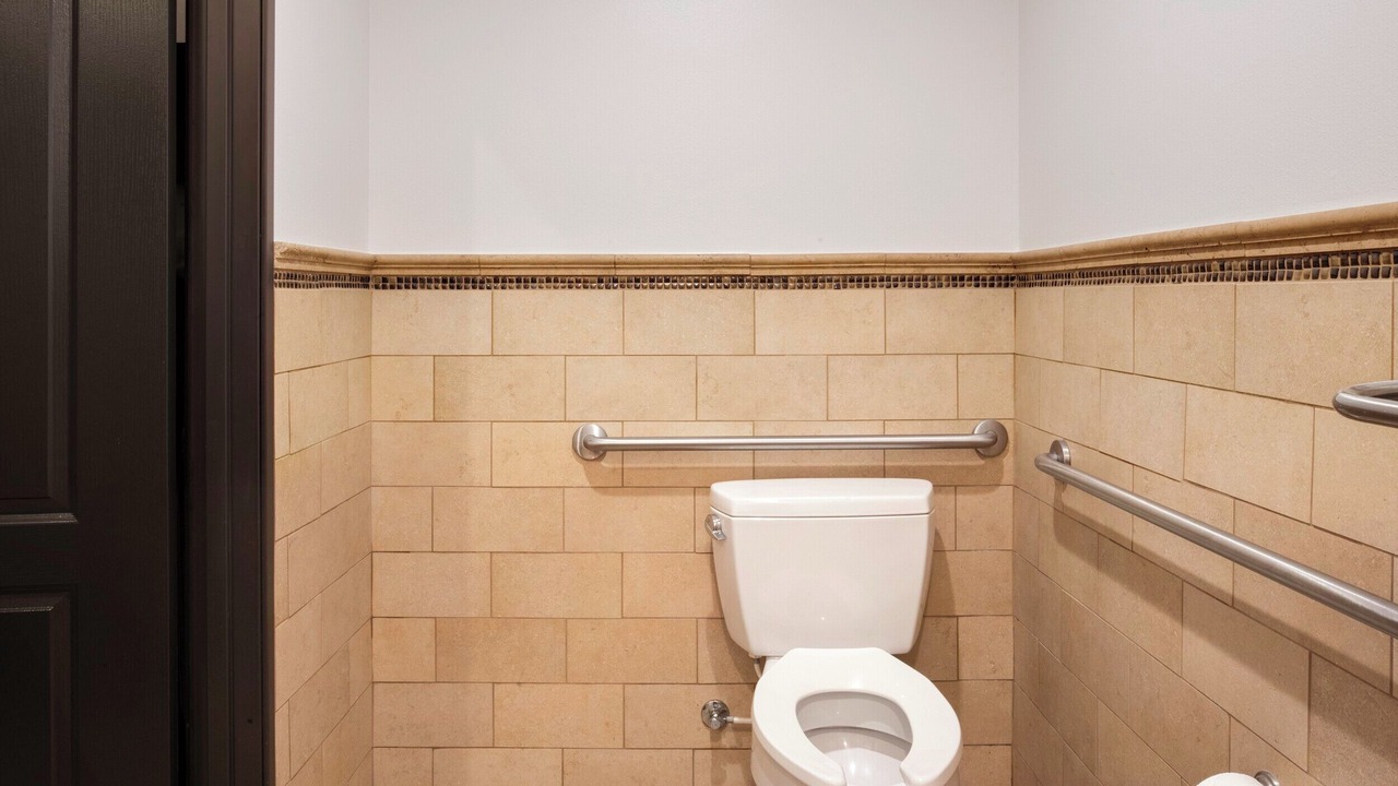Photo of Bathroom in Los Serranos