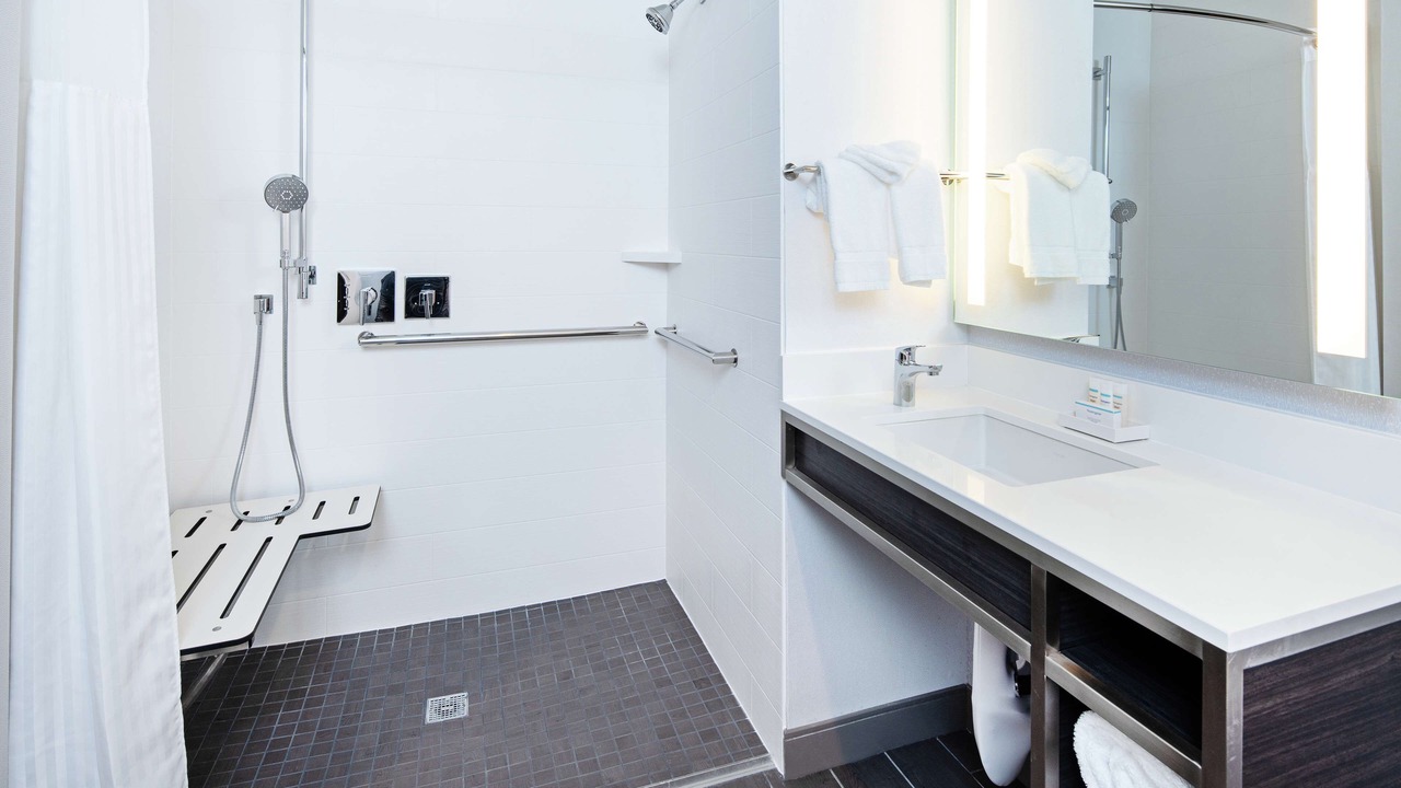 Photo of Bathroom in Lake Forest