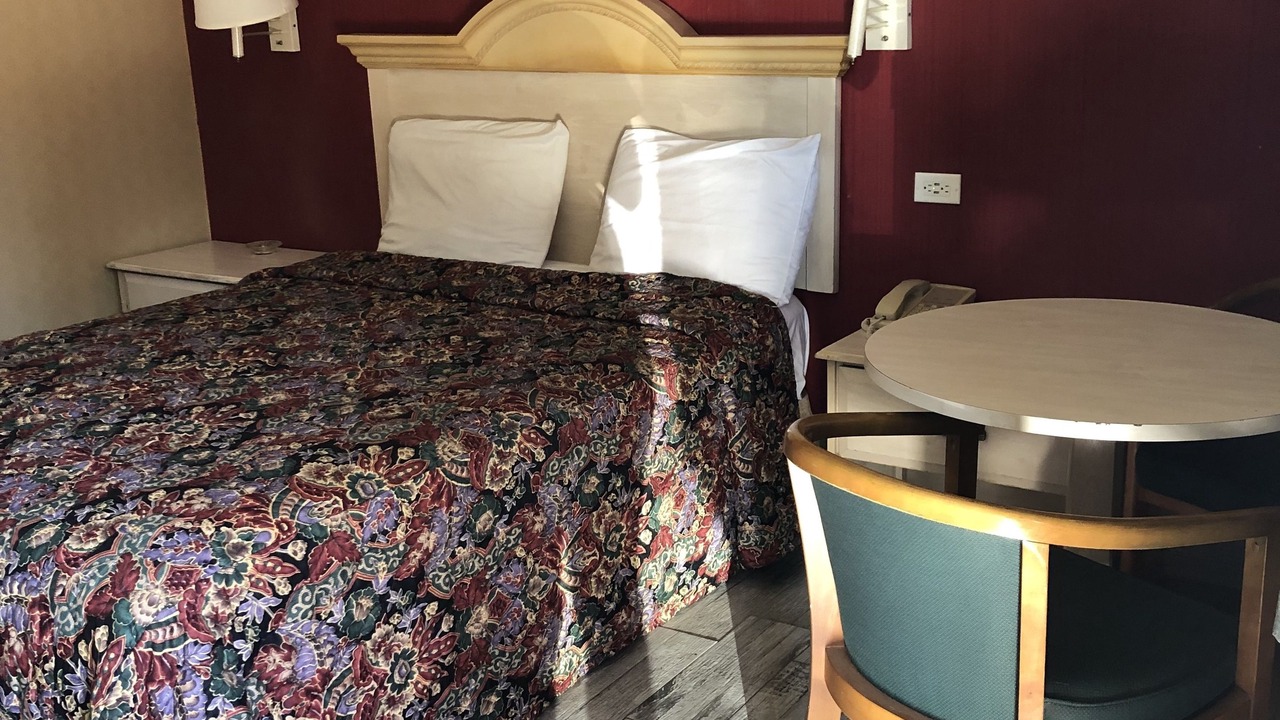 Photo of Bedroom in Lawndale