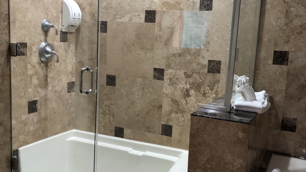 Photo of Bathroom in Lawndale