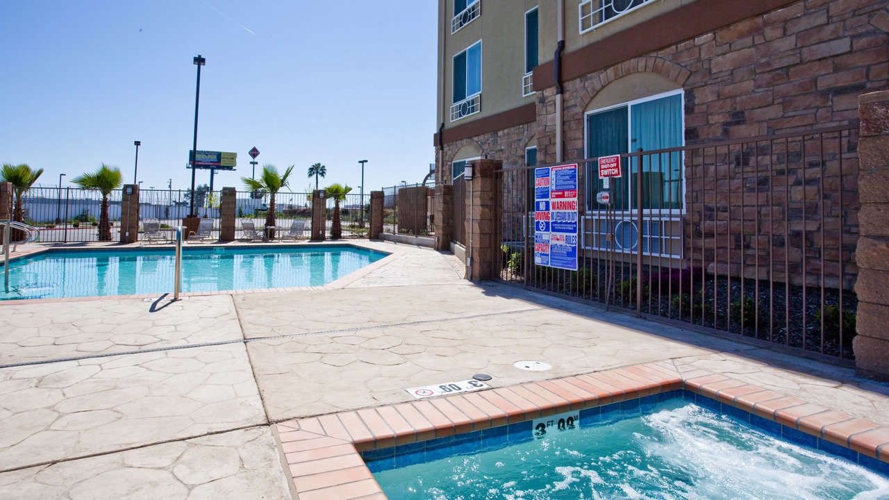 Photo of Outdoor in Raisin