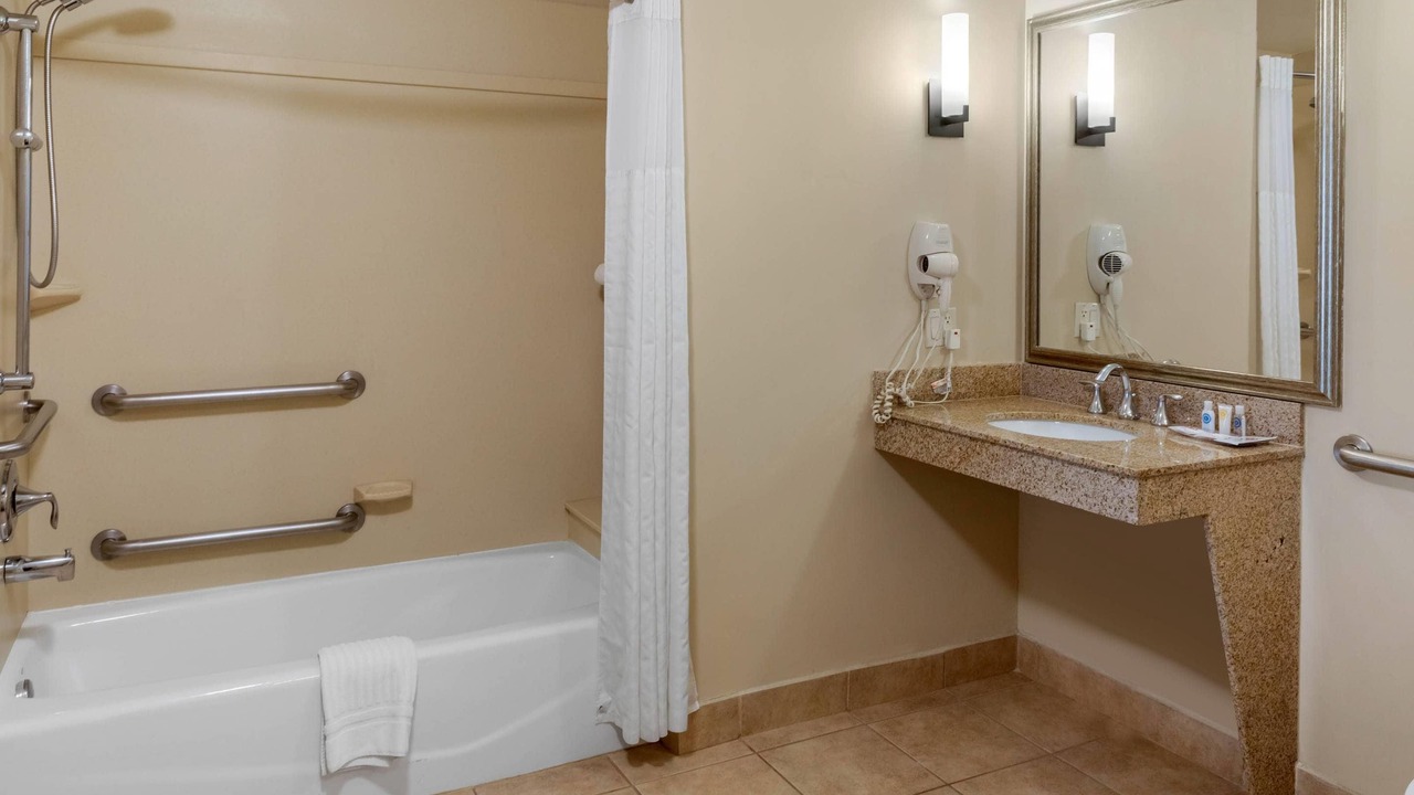 Photo of Bedroom in Barstow