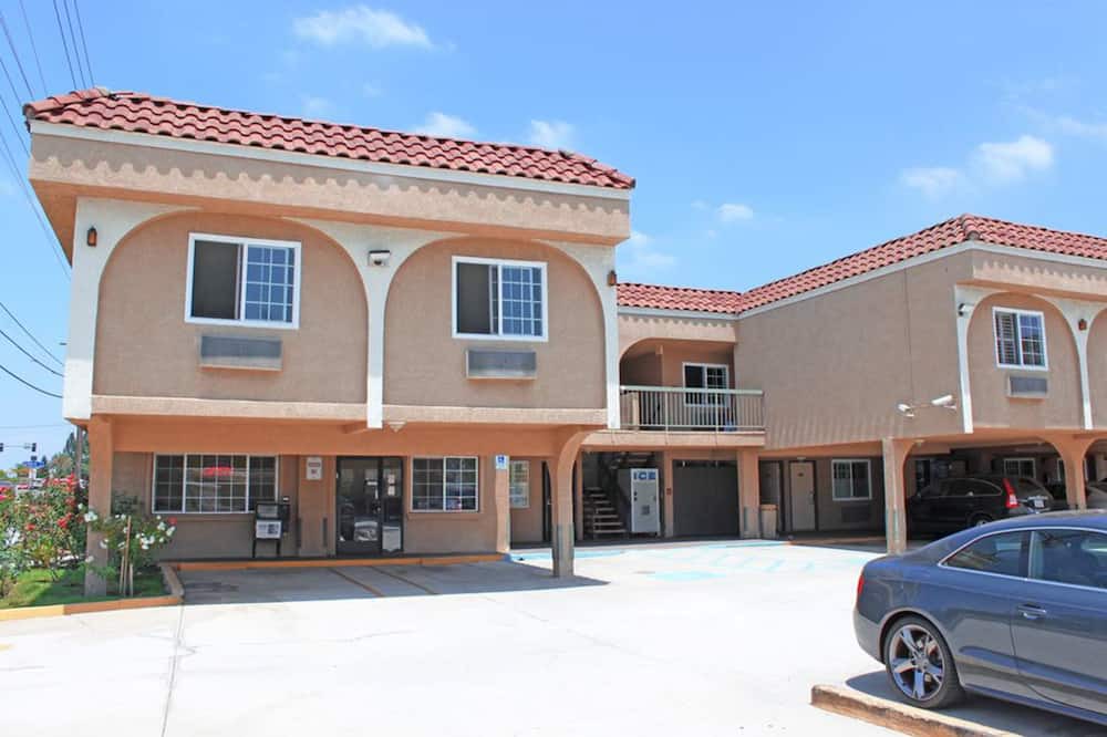 Photo of Outdoor in Orange