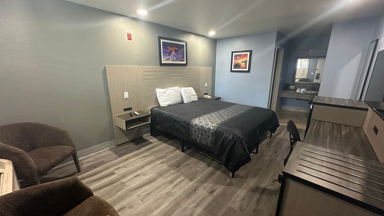 Photo of Bedroom in Orange