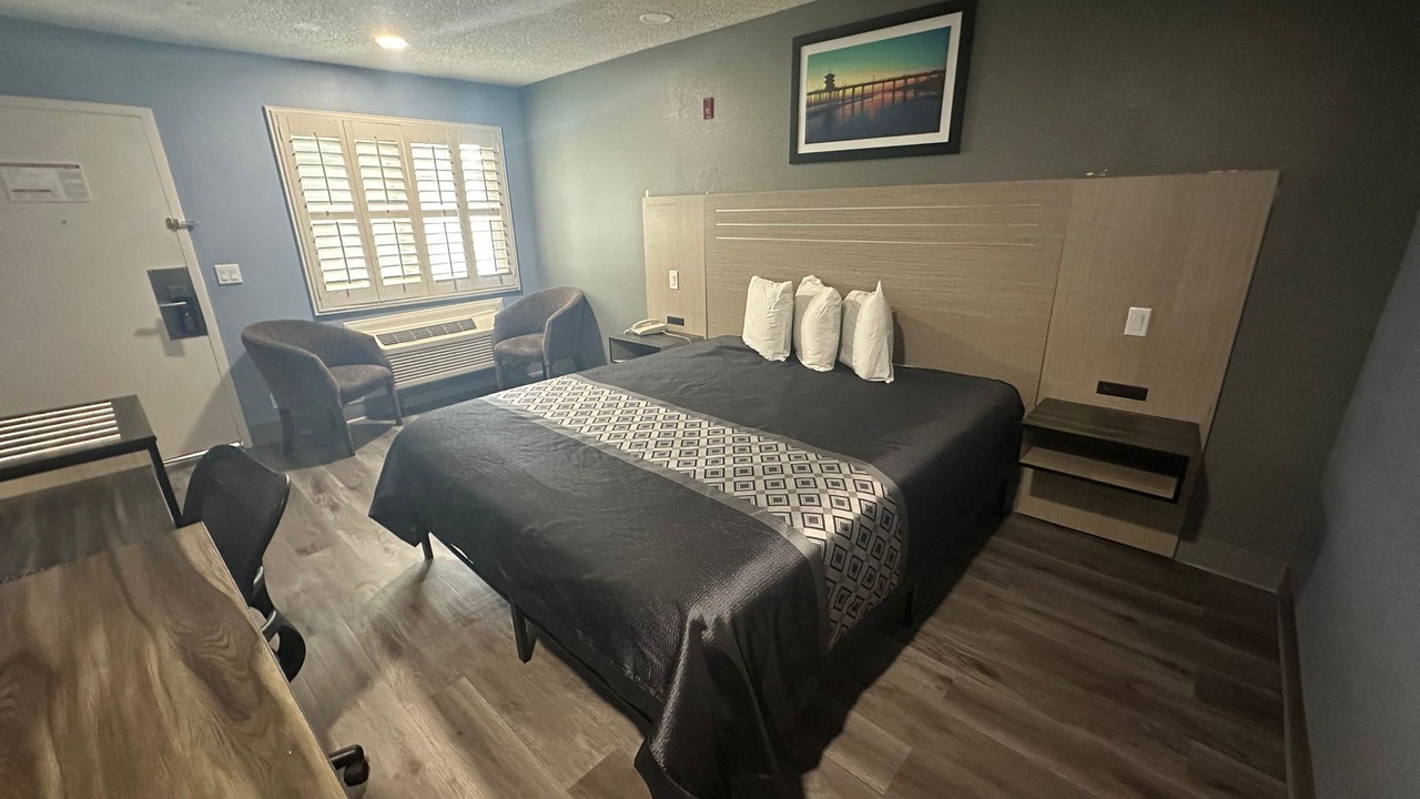 Photo of Bedroom in Orange
