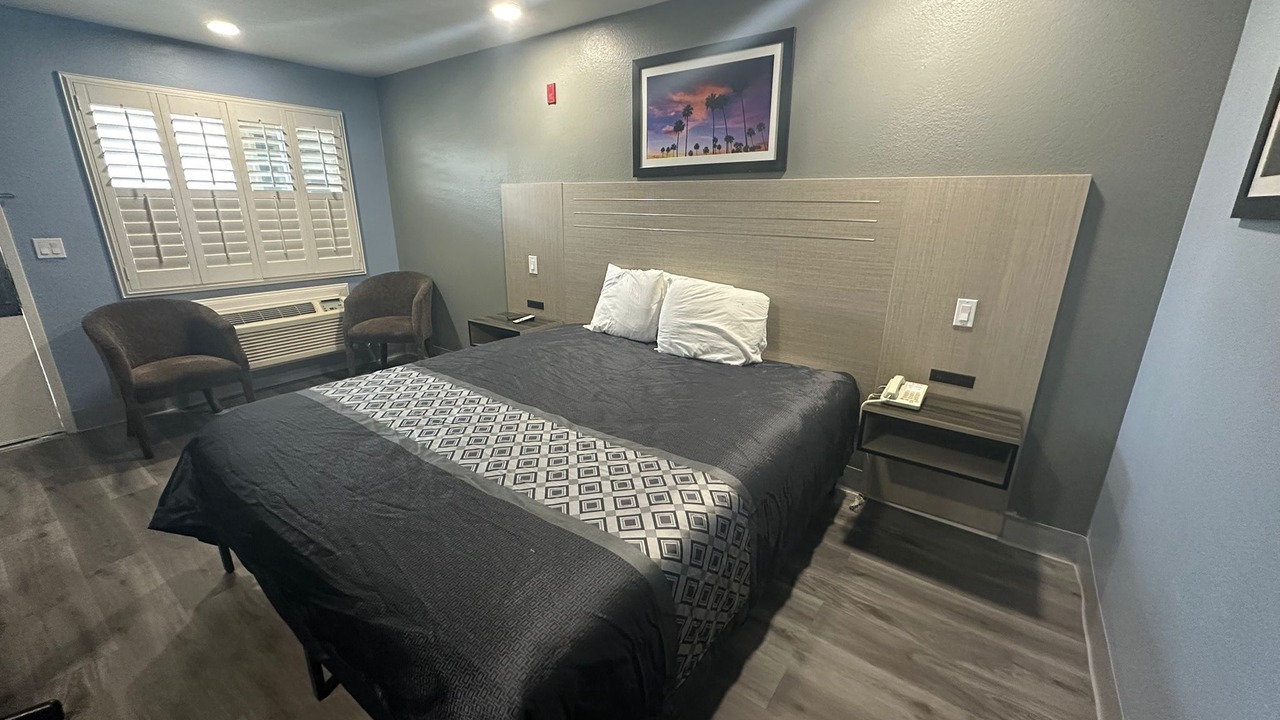 Photo of Bedroom in Orange