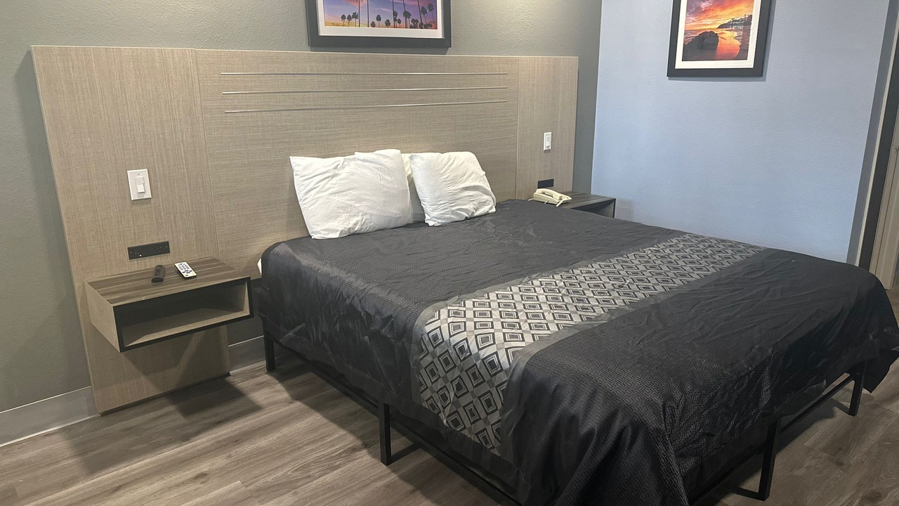 Photo of Bedroom in Orange