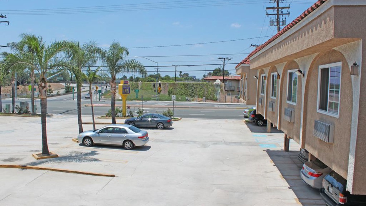Photo of Outdoor in Orange