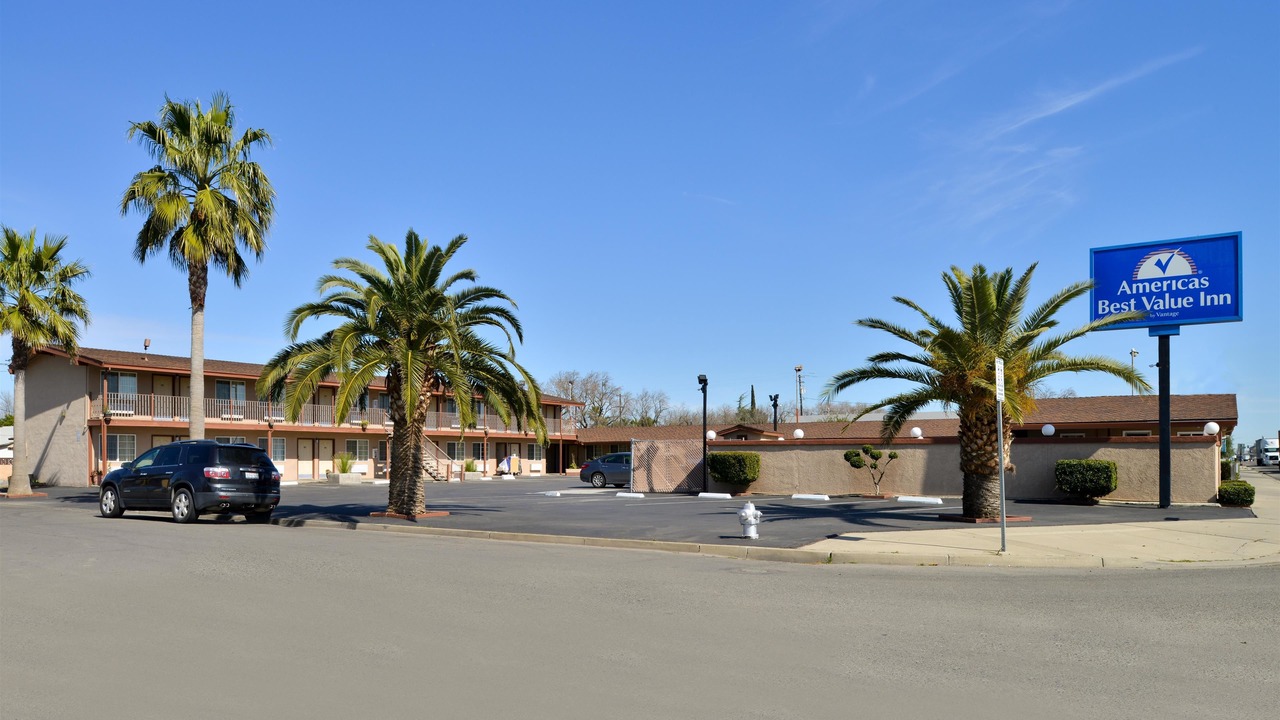 Photo of Buildings in Los Banos