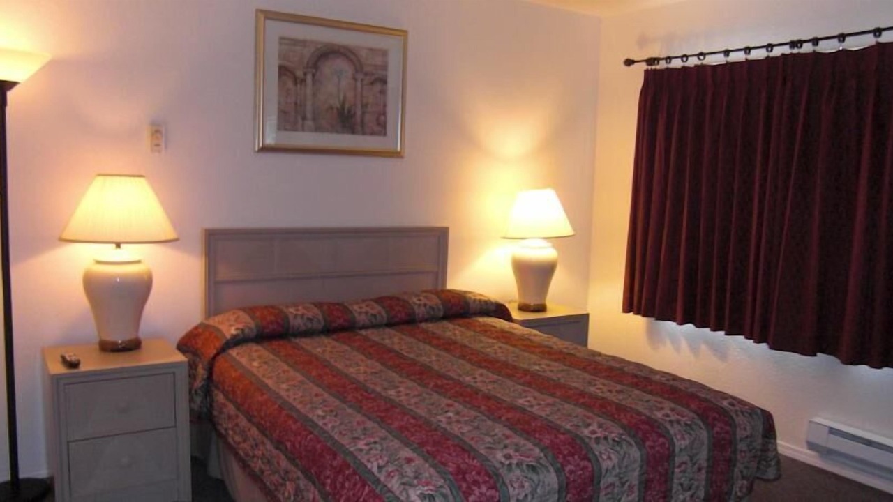 Photo of Bedroom in Crescent City