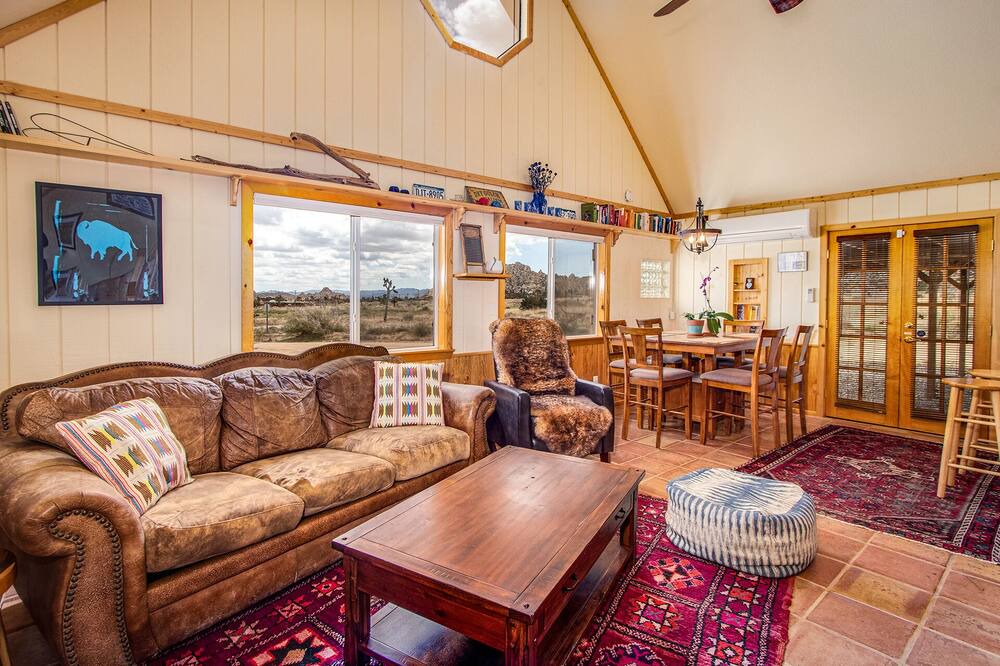 Photo of Livingroom in Pioneertown