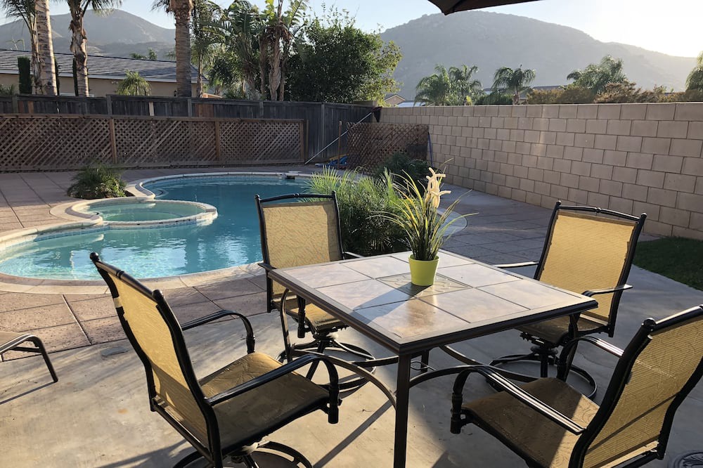 Photo of Outdoor in Southridge Village