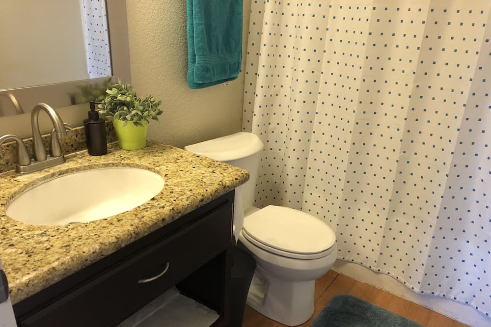 Photo of Bathroom in Southridge Village