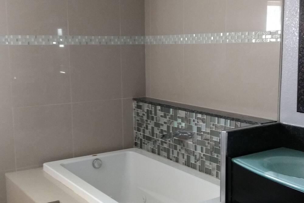 Photo of Bathroom in Chino Hills
