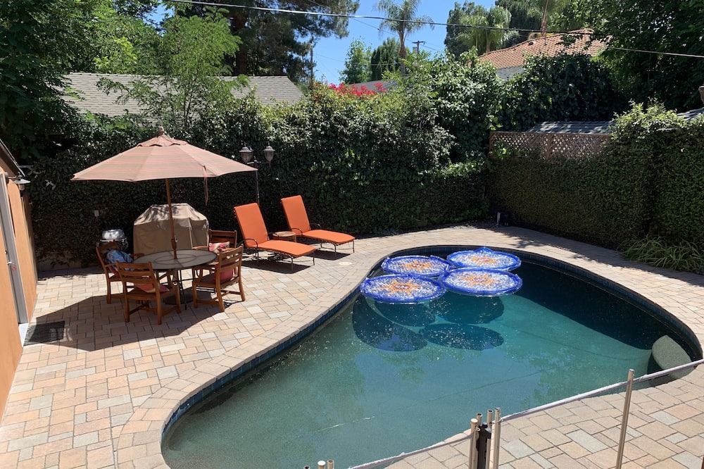 Photo of Outdoor in Valley Village