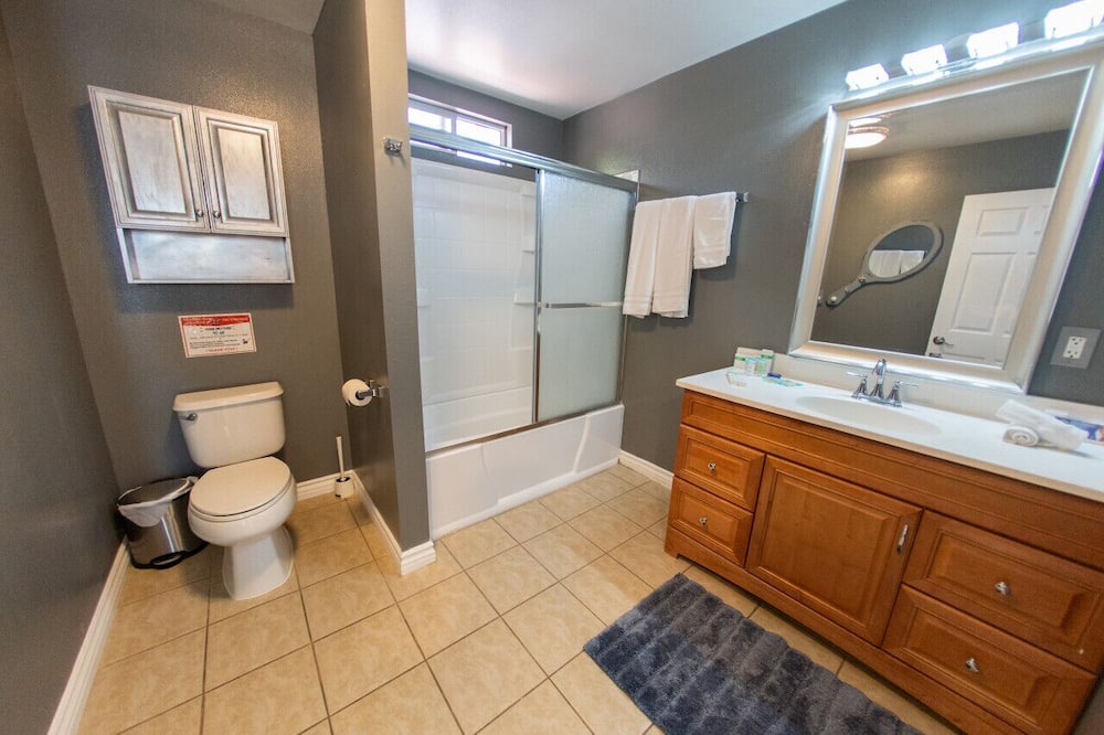 Photo of Bathroom in NoHo Arts District