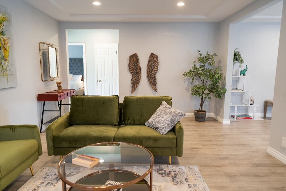 Photo of Bedroom in NoHo Arts District