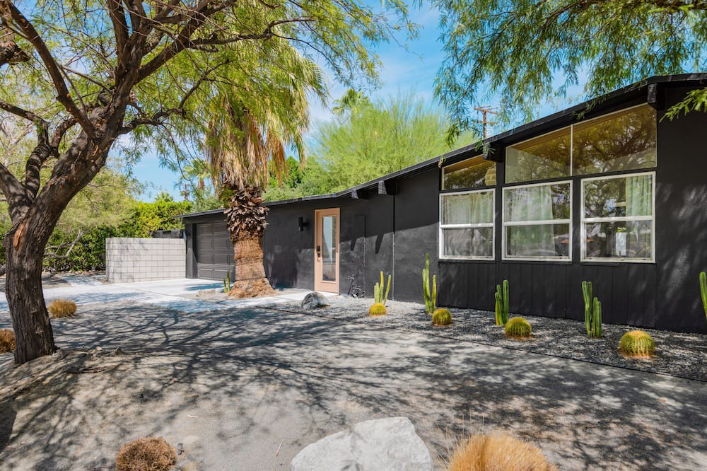 Photo of Outdoor in Racquet Club Estates