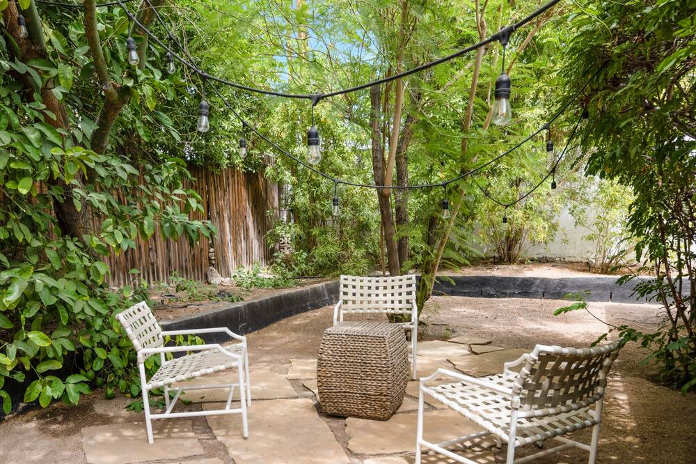 Photo of Outdoor in Racquet Club Estates