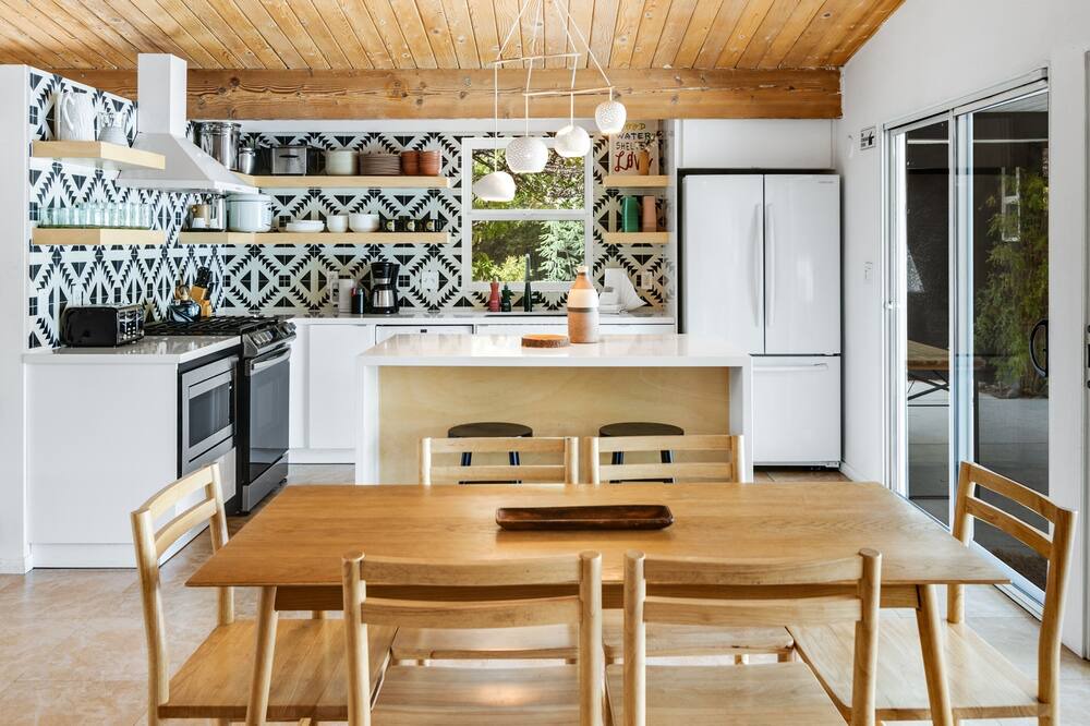 Photo of Kitchen in Racquet Club Estates