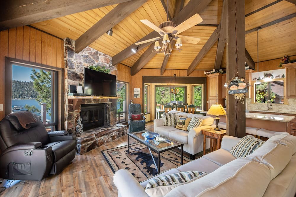 Photo of Livingroom in Boulder Bay