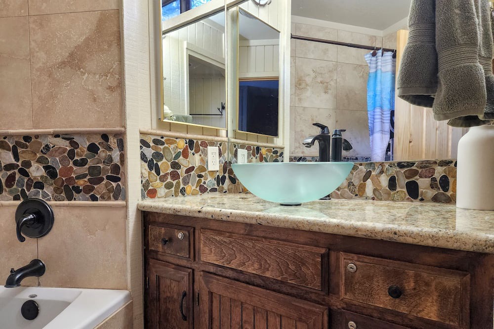 Photo of Bathroom in Boulder Bay