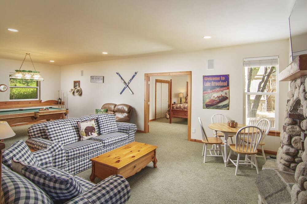 Photo of Bedroom in Lake Arrowhead