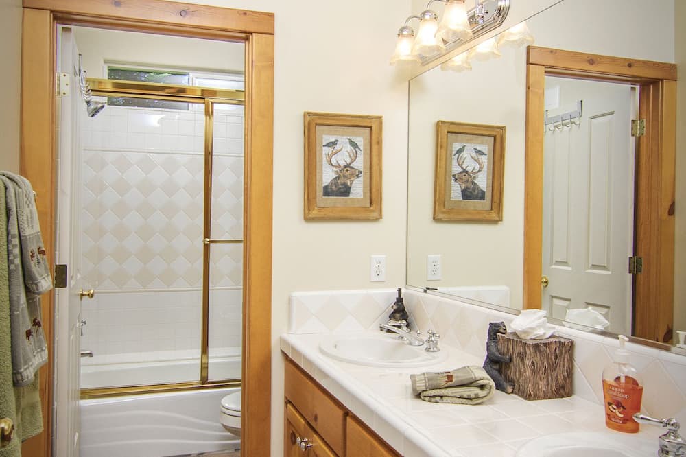 Photo of Bathroom in Lake Arrowhead