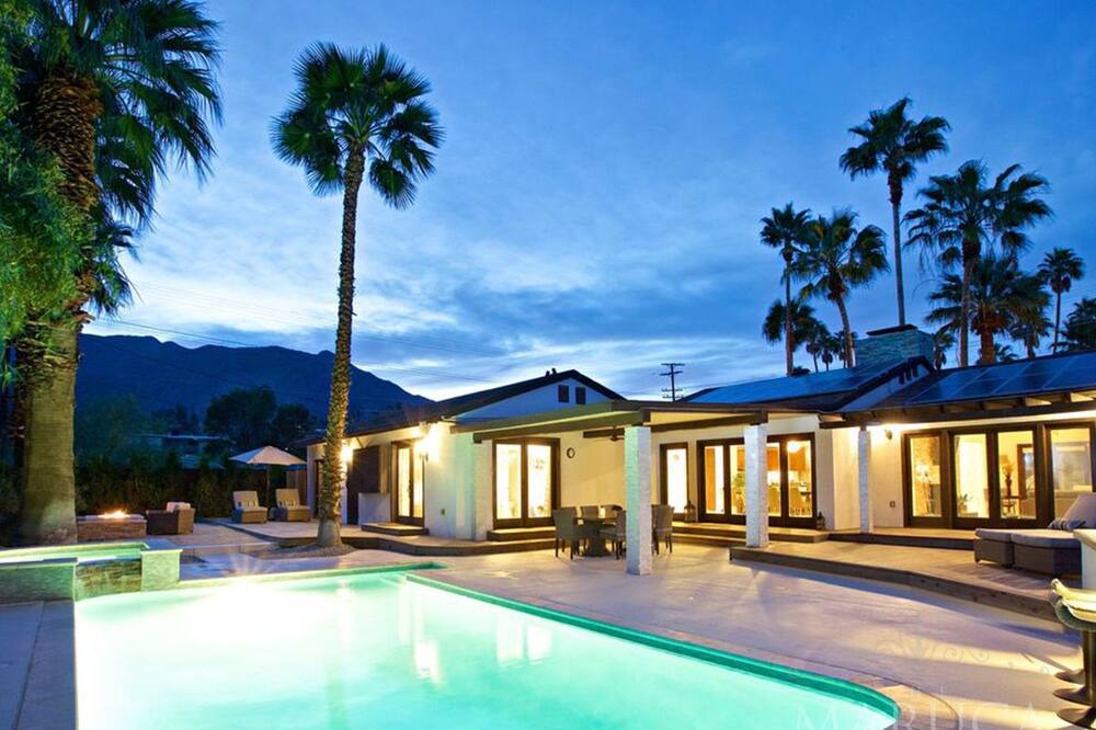 Photo of Outdoor in Little Tuscany