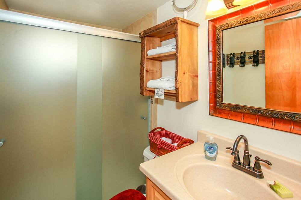 Photo of Bathroom in Moonridge