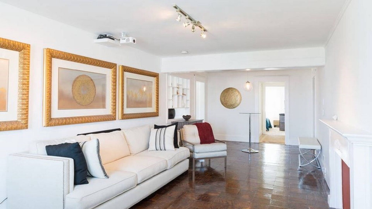 Photo of Livingroom in Silver Lake