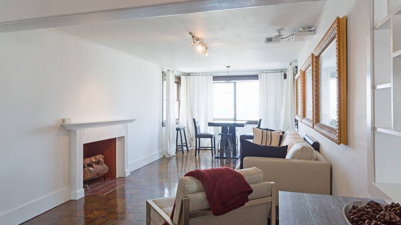 Photo of Livingroom in Silver Lake
